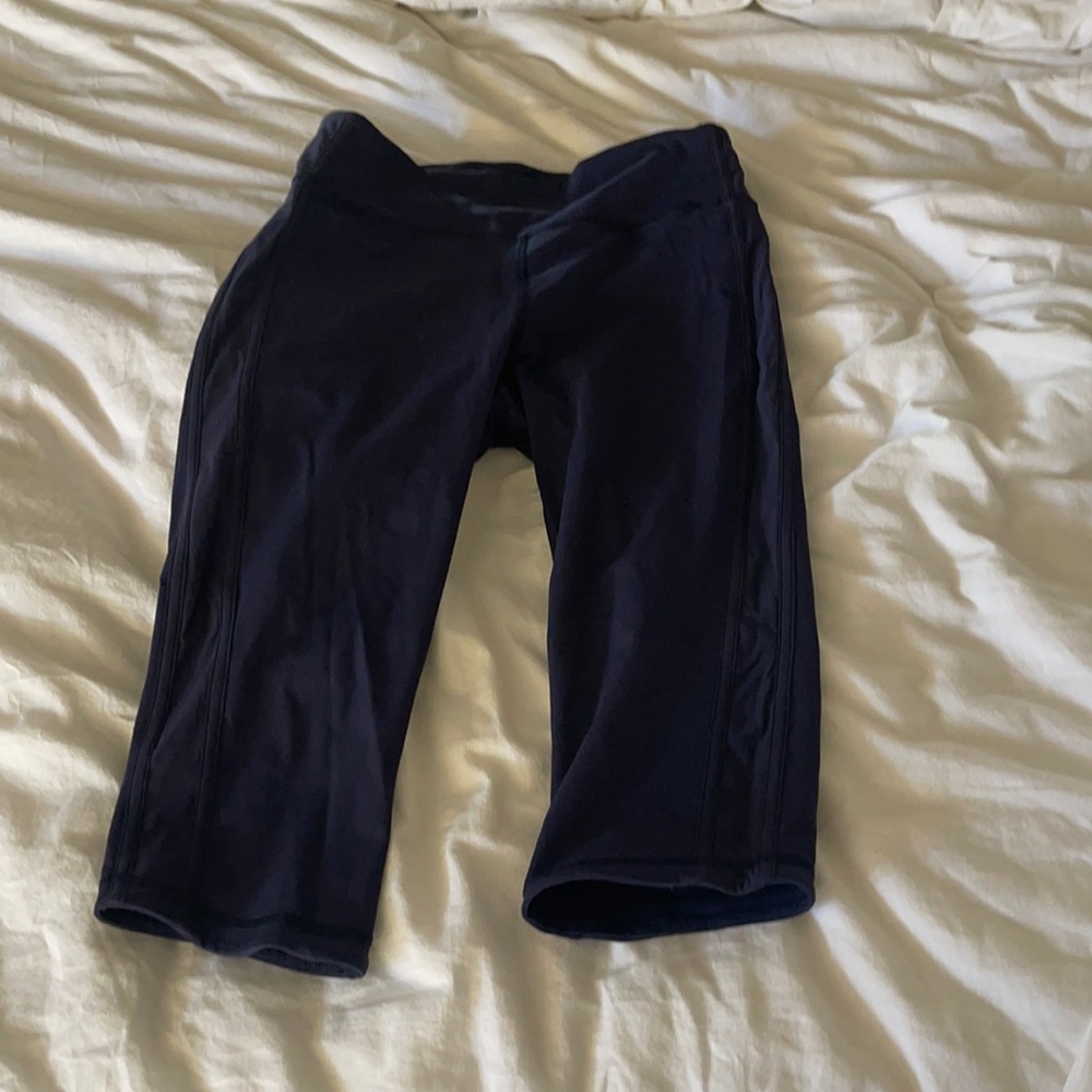 Lululemon 19 inch leggings… ( not sure which kind)